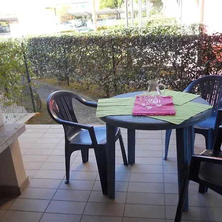 Poolside Cozy Getaway Apartmán Bibione