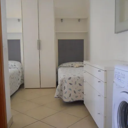 Poolside Cozy Getaway *