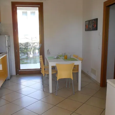 Апартаменти Poolside Cozy Getaway Бібіоне