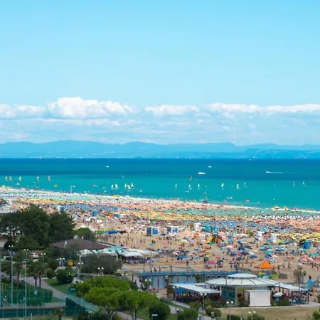 Lägenhet Poolside Cozy Getaway Bibione