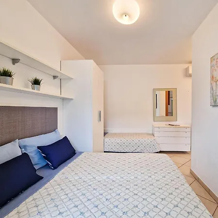Poolside Cozy Getaway Apartamento