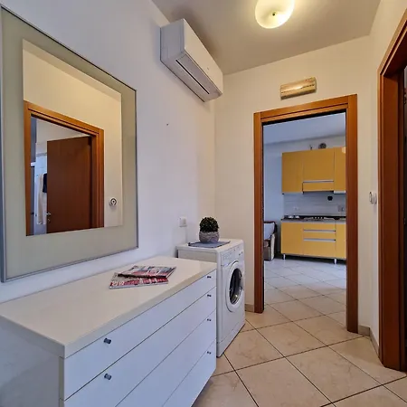 Poolside Cozy Getaway Apartamento