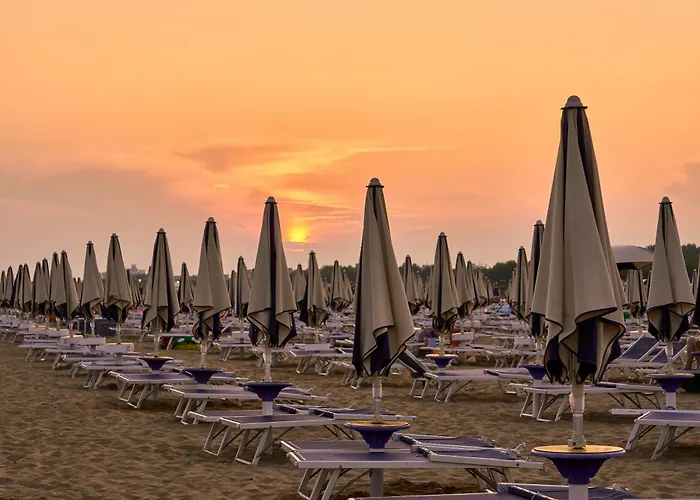Poolside Cozy Getaway * Bibione